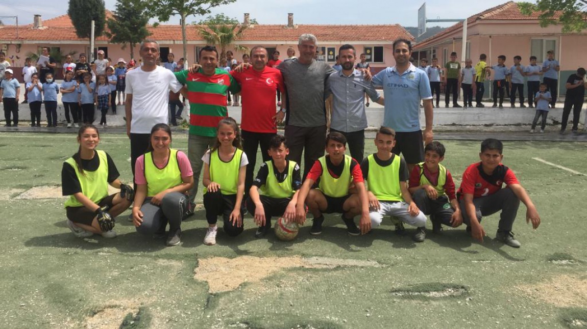 Çamköy Ortaokulu Geleneksel Bahar Futbol Turnuvası